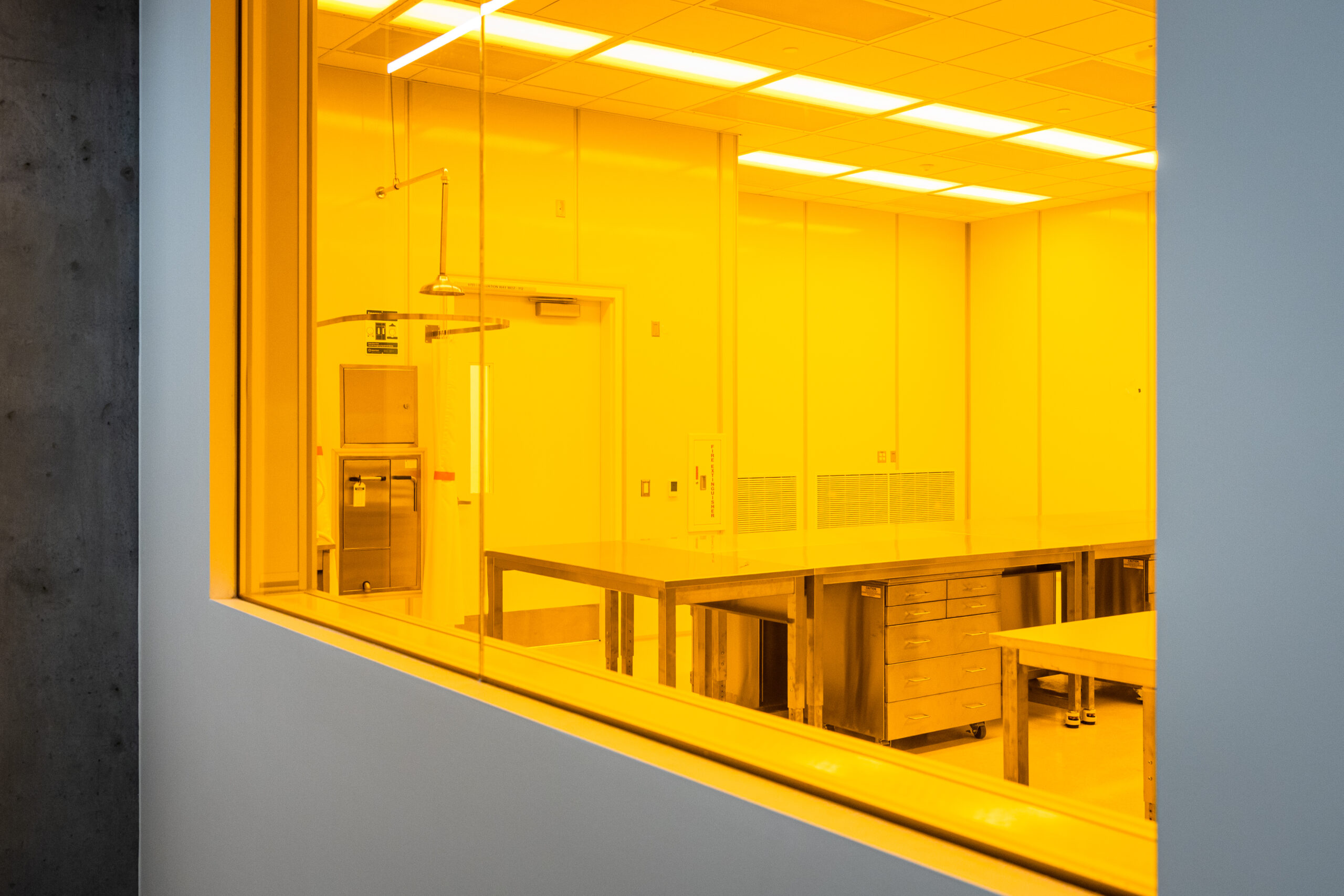 Clean room in ISTB12